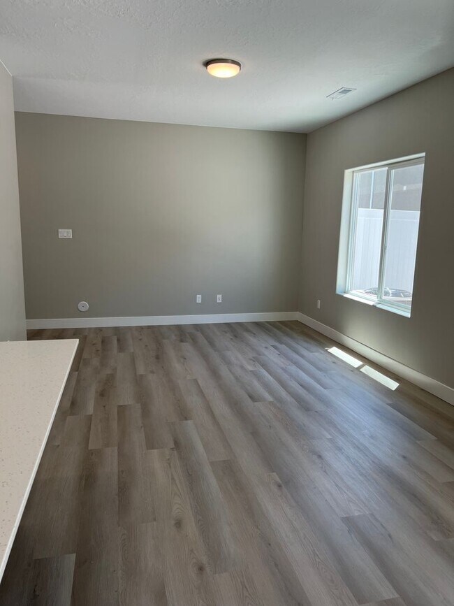 Building Photo - Brand New Townhome! Half off First Month Move in Special!