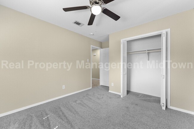 Building Photo - 2801 Plaza St