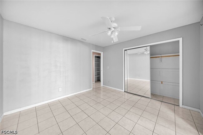 Building Photo - 517 SE 23rd Pl
