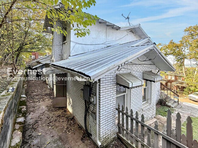 Building Photo - 50% OFF THE First FULL MONTH’S RENT! Limited Time Special Offer - Split your security deposit pay...