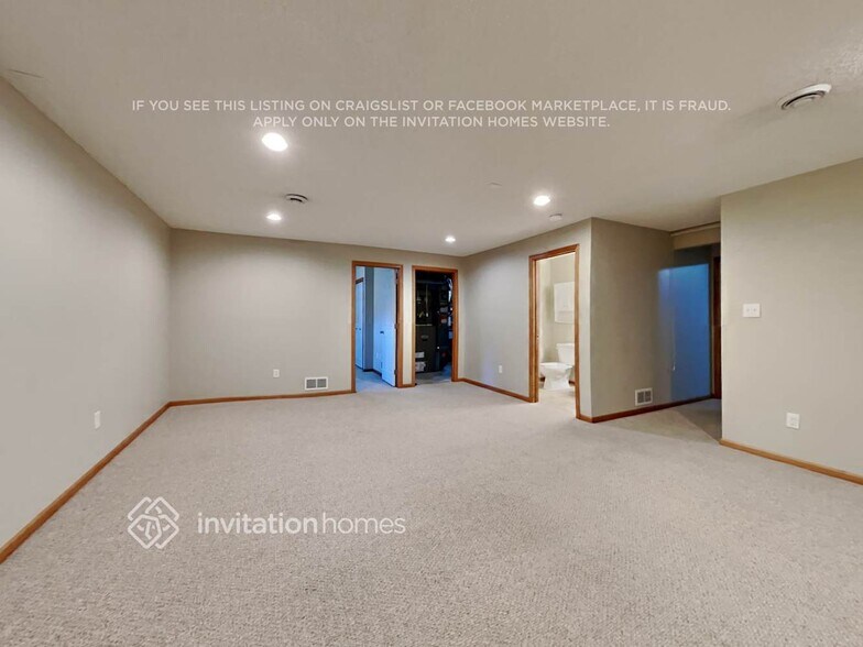 Building Photo - 11169 Walnut Ln