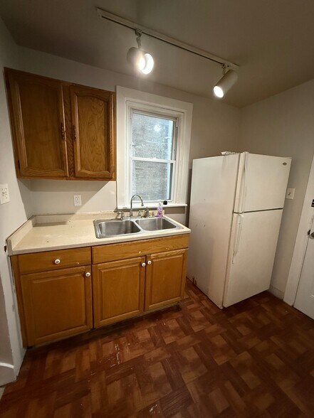 Building Photo - 6316 Marsden St