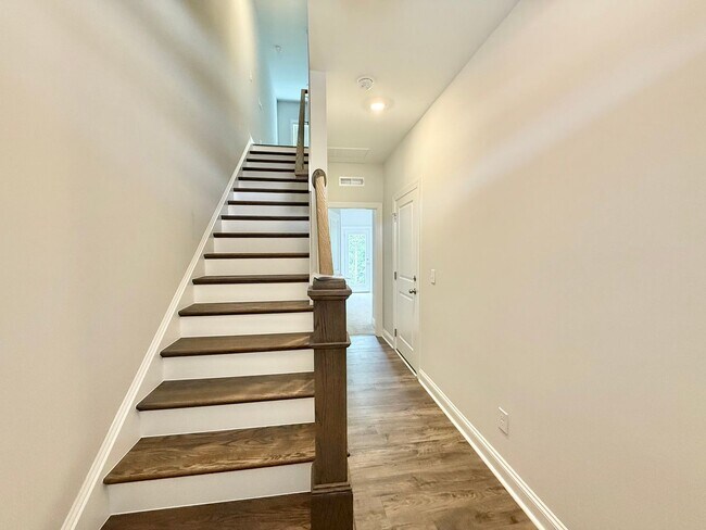 Building Photo - Stunning Newly Built 3BD, 3.5BA Fuquay Varina Townhome Near Shopping and Dining