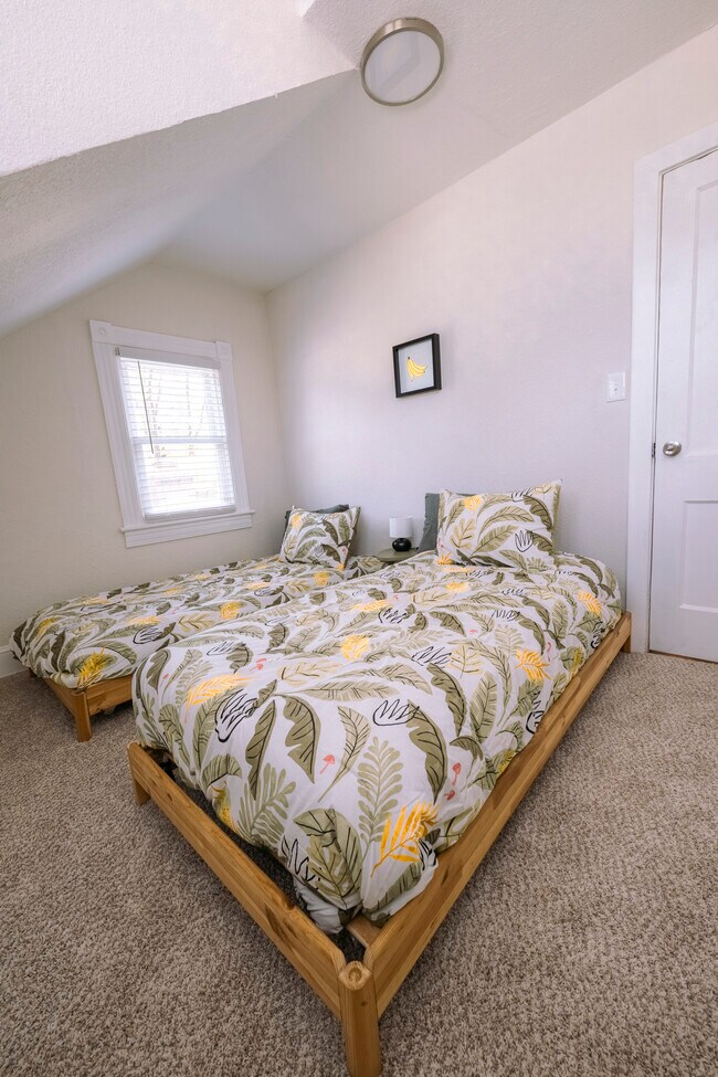 Building Photo - 4311 County St