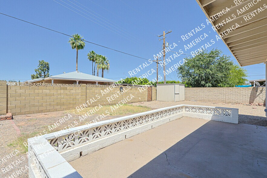 Building Photo - 2114 West Myrtle Ave
