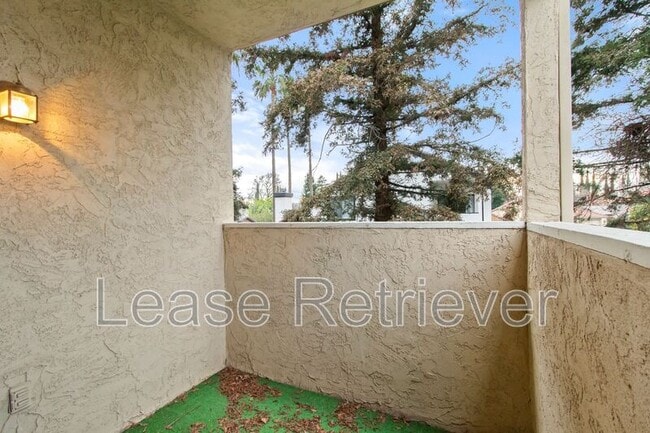 Building Photo - 1921 Ridgemont Way