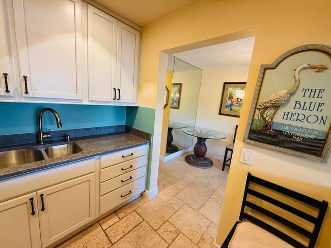 Building Photo - 159 Sussex H