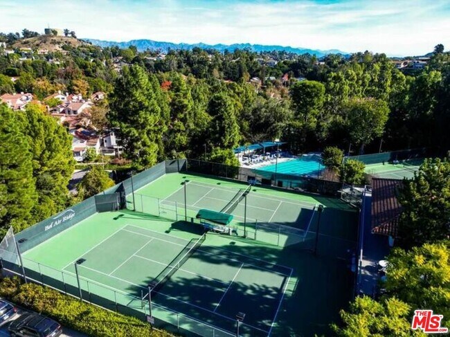 Building Photo - 2637 Angelo Dr