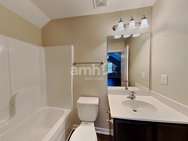 Building Photo - 2087 Longhunter Chase Dr