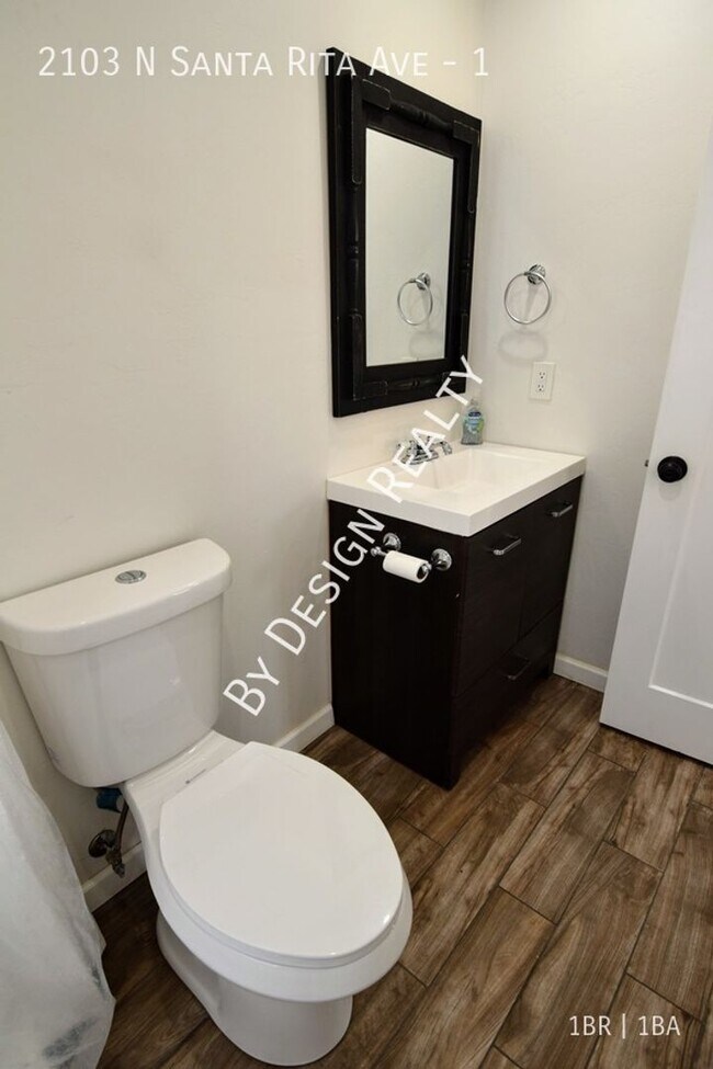 Building Photo - Renovated and Furnished 1 Bed 1 Bath Casita - 1 Mile To UofA