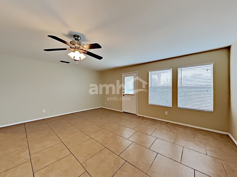 Building Photo - 12803 Salerno Way