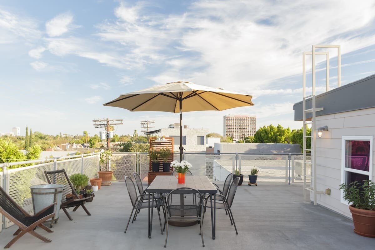 Roof View (south) - 530 N Larchmont Blvd