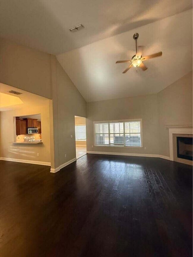 Building Photo - 371 Symphony Way