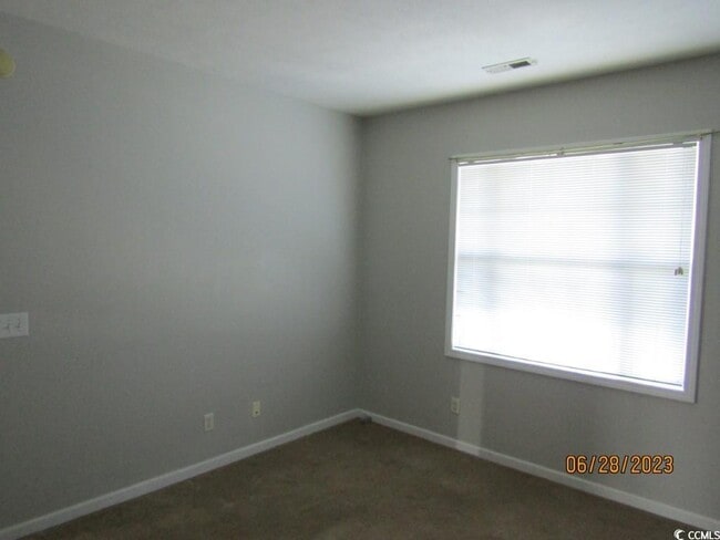 Building Photo - 901 W Port Dr