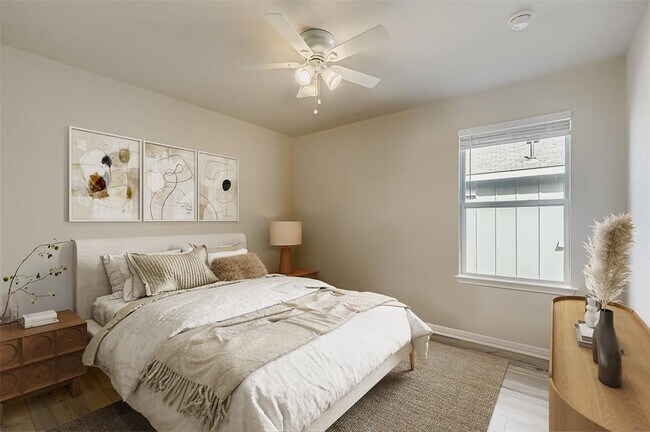 Building Photo - 121 Morning Dawn Ln