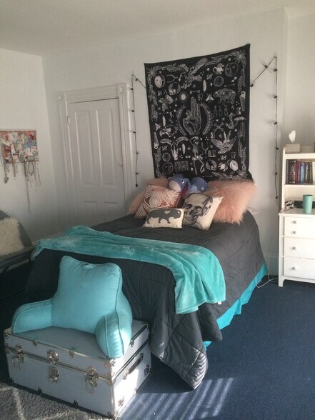 Building Photo - 123 S 16th St