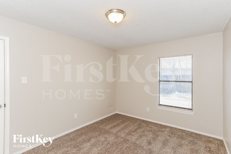 Building Photo - 6000 Lavaca Dr