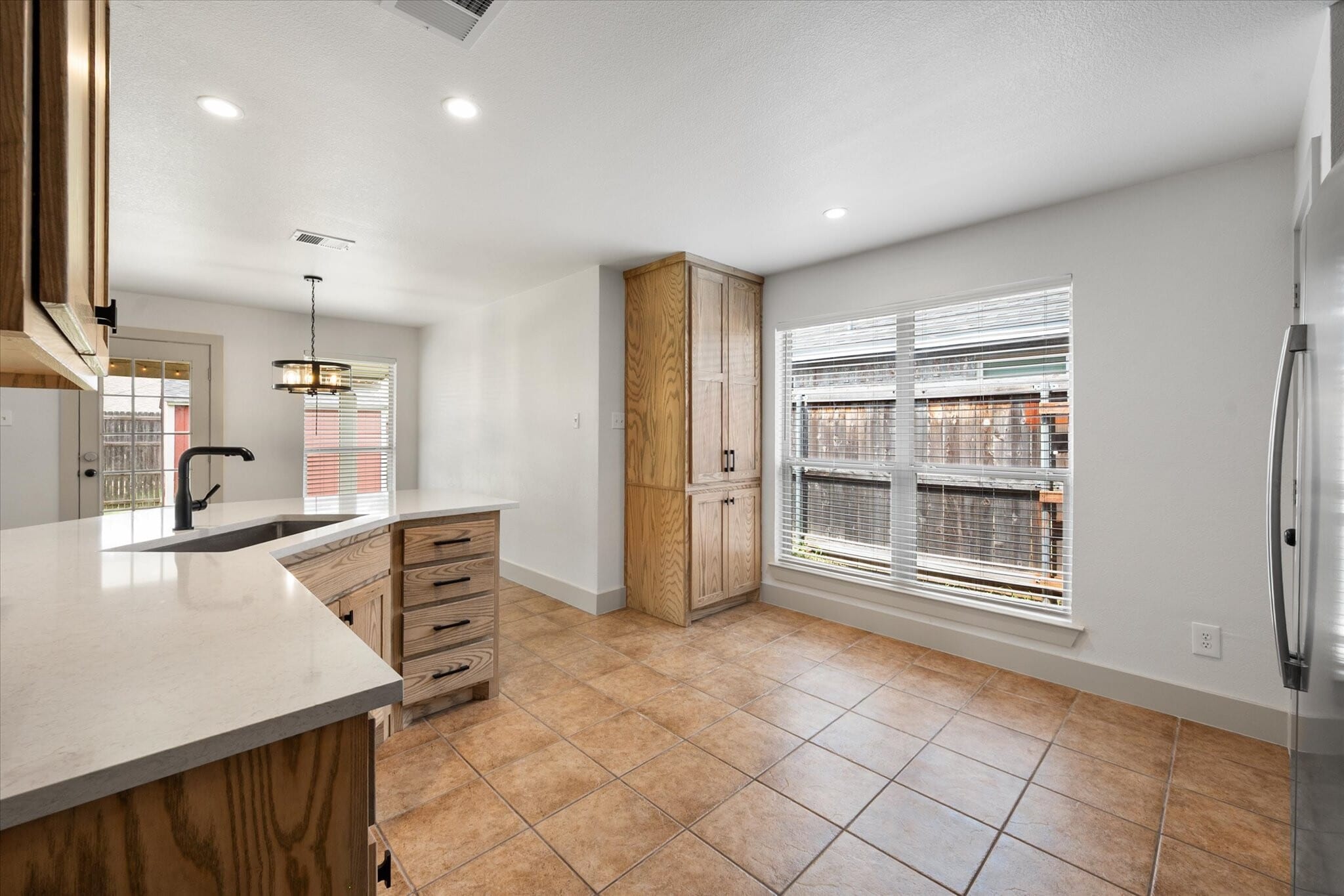 Building Photo - 5021 Bayberry Dr