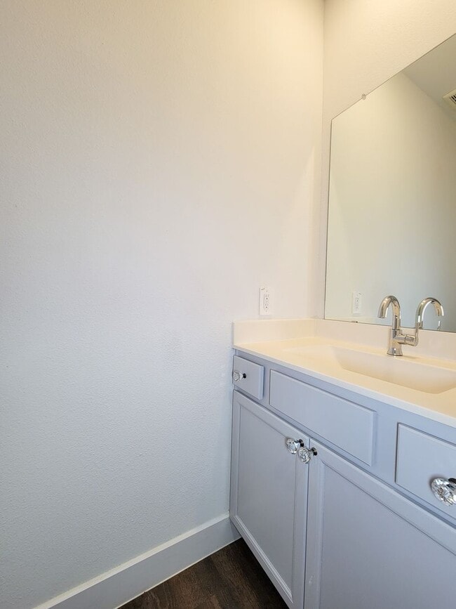 Building Photo - Very functional floor plan, has game room/home office, covered back patio on a big lot. Primary o...