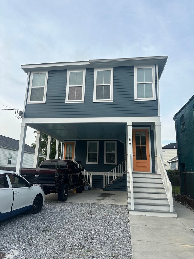 Primary Photo - 1520 Sere St