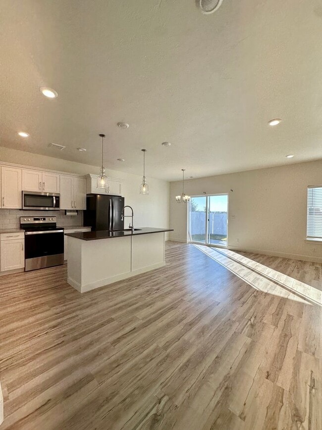 Building Photo - Beautiful Summerfield Home for RENT!!