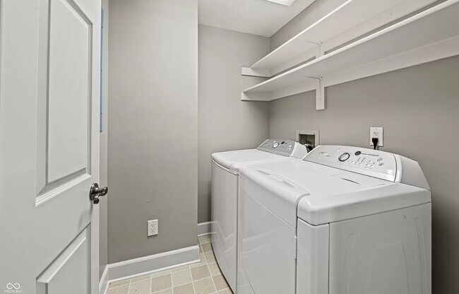 Building Photo - 8751 Jaffa Ct Dr E