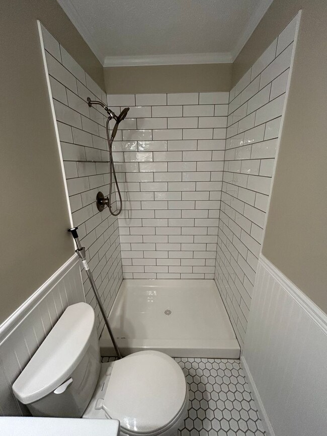 Building Photo - Cozy 3/2 with bonus in East Rome- $1,895