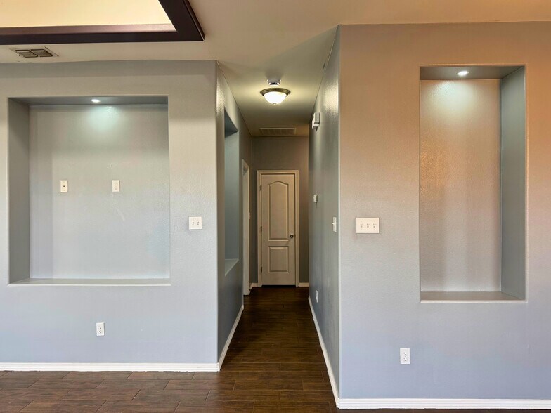 Building Photo - 3012 Basil Dr