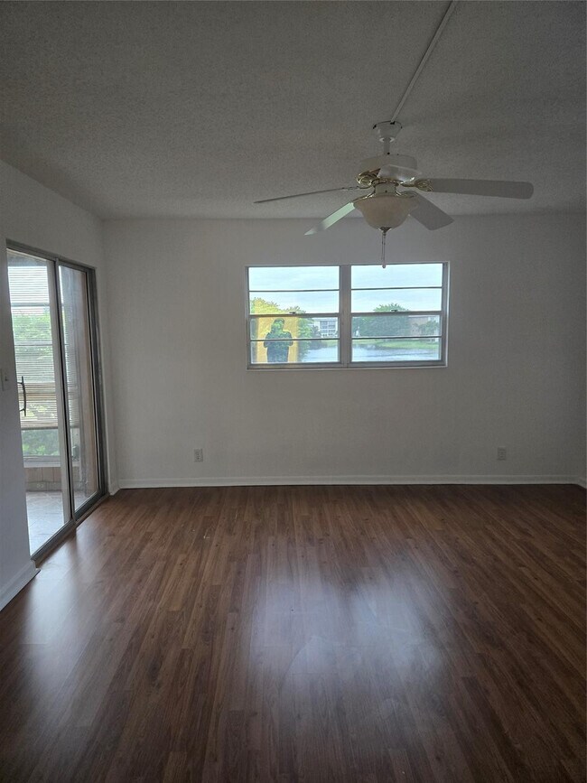 Building Photo - 3301 Aruba Way