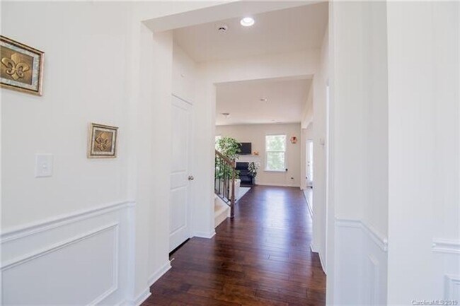 Building Photo - 2589 Shoal Park Rd