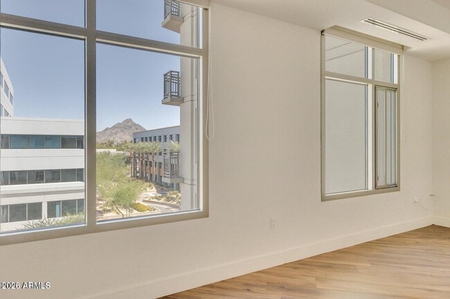 Building Photo - 2211 E Camelback Rd