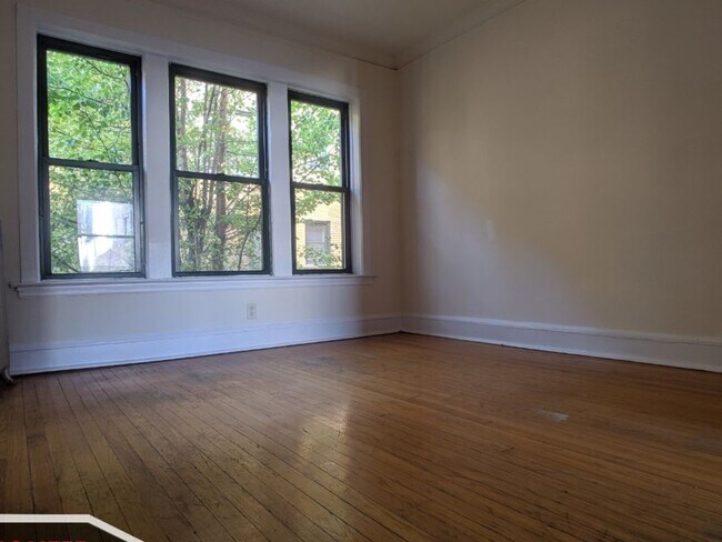 Building Photo - 2336 N Spaulding Ave