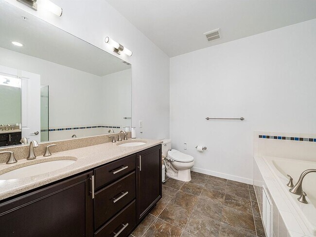 Building Photo - 443 2nd St