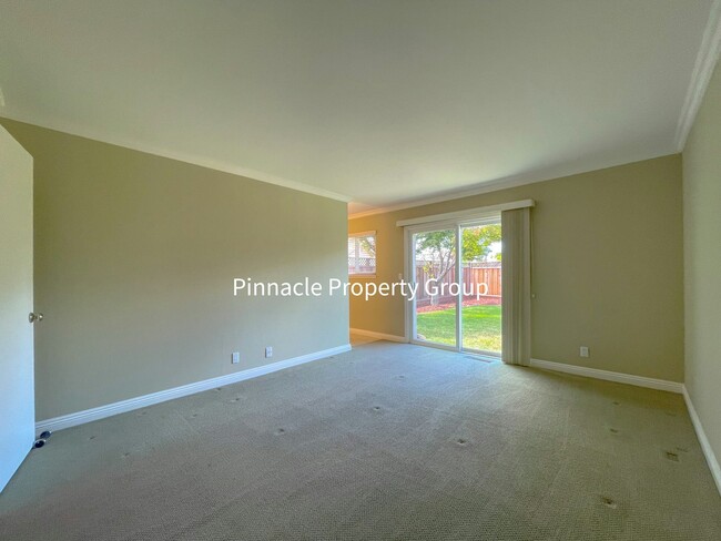 Building Photo - 4237 Haines Ave