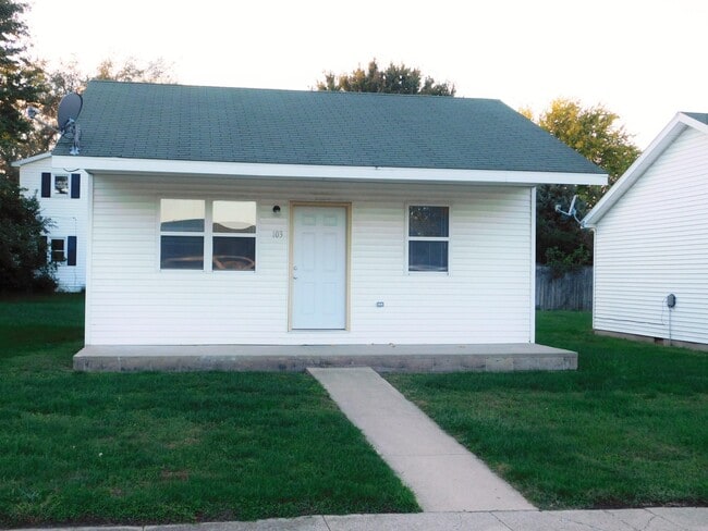 Building Photo - 102 Bailey Meadows