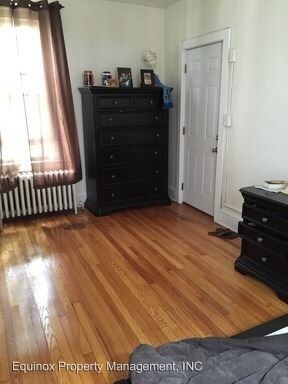 Building Photo - 636 N New St