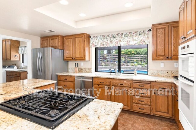 Building Photo - 1028 Capra Way