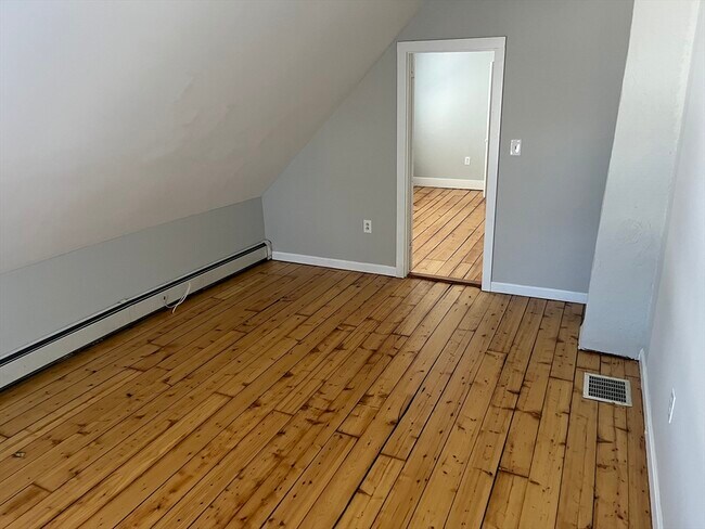 Building Photo - 159 E Central St