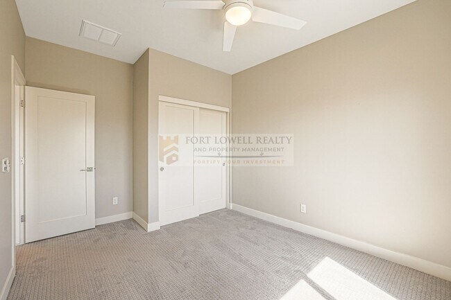 Building Photo - Amazing Rental in Lower Arcadia available ...