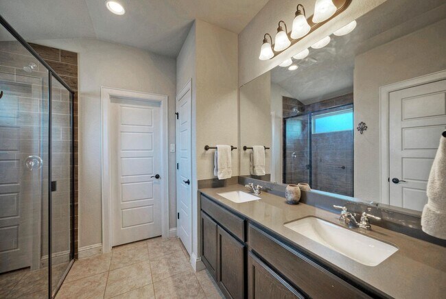 Building Photo - 21707 Crystal Way