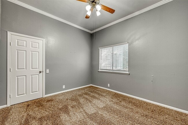 Building Photo - 11733 Lakeside Pl Dr