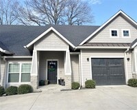 Building Photo - 1312 W Jefferson St