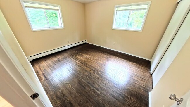 Building Photo - 146 Woodhill Dr