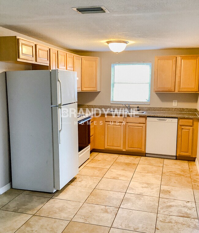 Building Photo - 7317 Oak Crest Dr