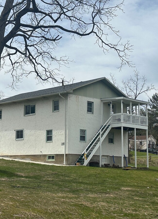 Building Photo - 159 Kendall Ave