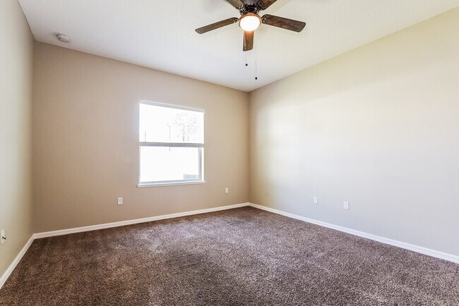 Building Photo - 4831 Petal Pawpaw Ln