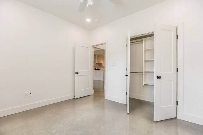 Building Photo - Beautiful Lamarche Cottage