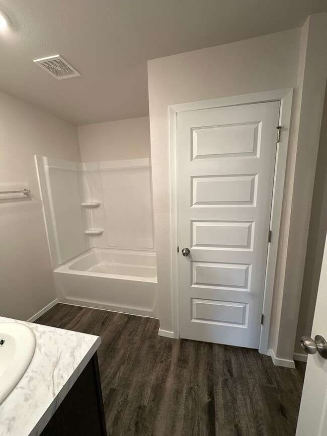 Building Photo - *Preleasing Now!*- Four Bedroom | Two Bath Home in Park Place