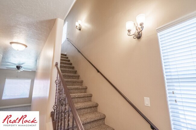 Building Photo - Dog Friendly, Pleasant 4 Bedroom, 2.5 Bathroom Townhome