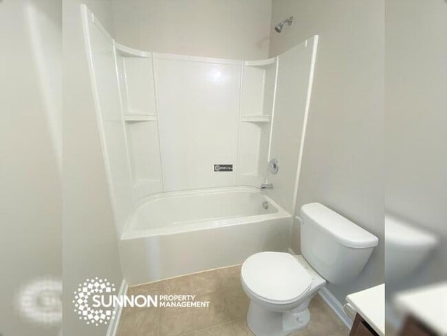 Building Photo - Charming 4 Bed, 3 Bath Home Corner Lot in Indian Trail!